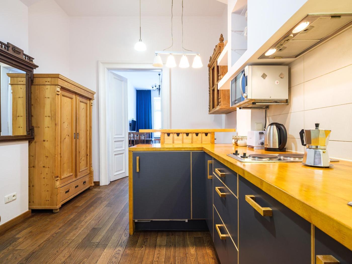 קרקוב Tyzenhauz Apartments Krowoderska Street מראה חיצוני תמונה