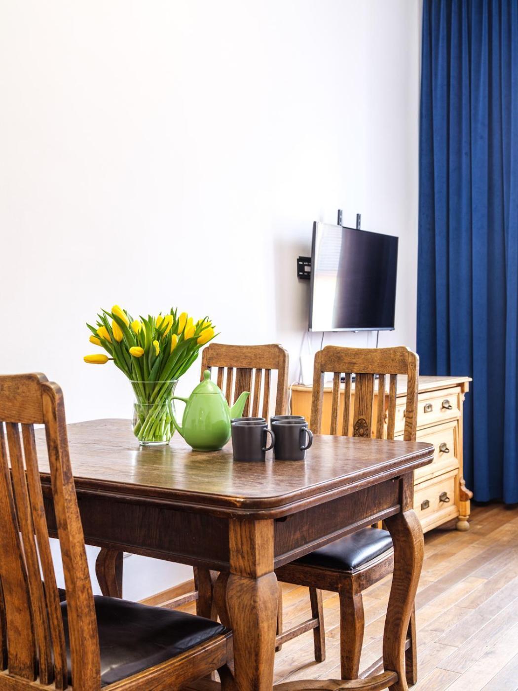קרקוב Tyzenhauz Apartments Krowoderska Street מראה חיצוני תמונה